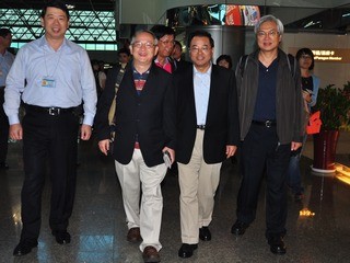 Nhóm nghị sĩ Đài Loan tới Mỹ do Lâm Úc Phương (thứ 2 từ trái sang) dẫn đầu
